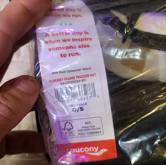 Saucony Technical Trucker Hat Galaxy Rainbow And Black Osfm - Picture 5 of 7